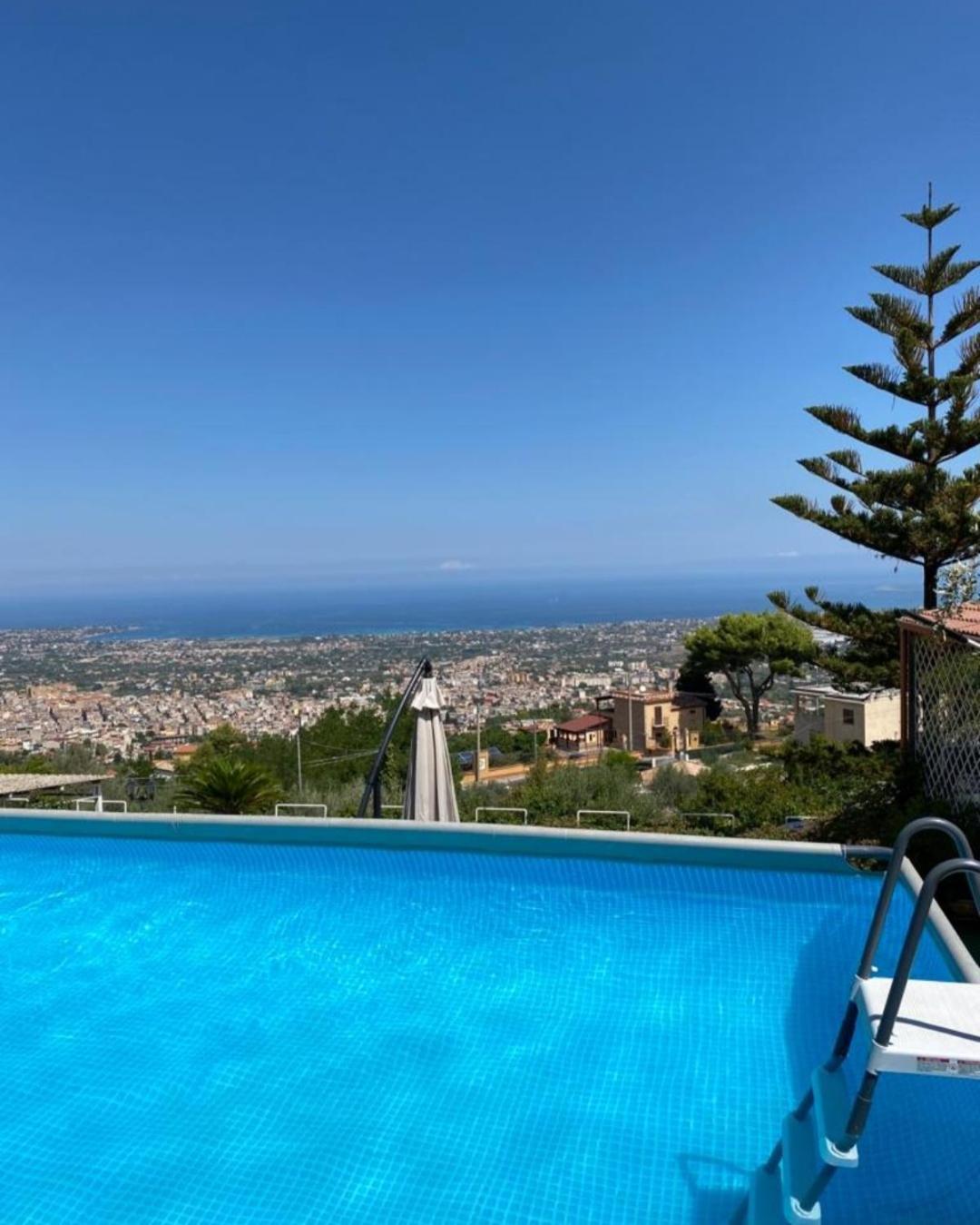 Lomarchi Holiday Home Carini Pokoj fotografie