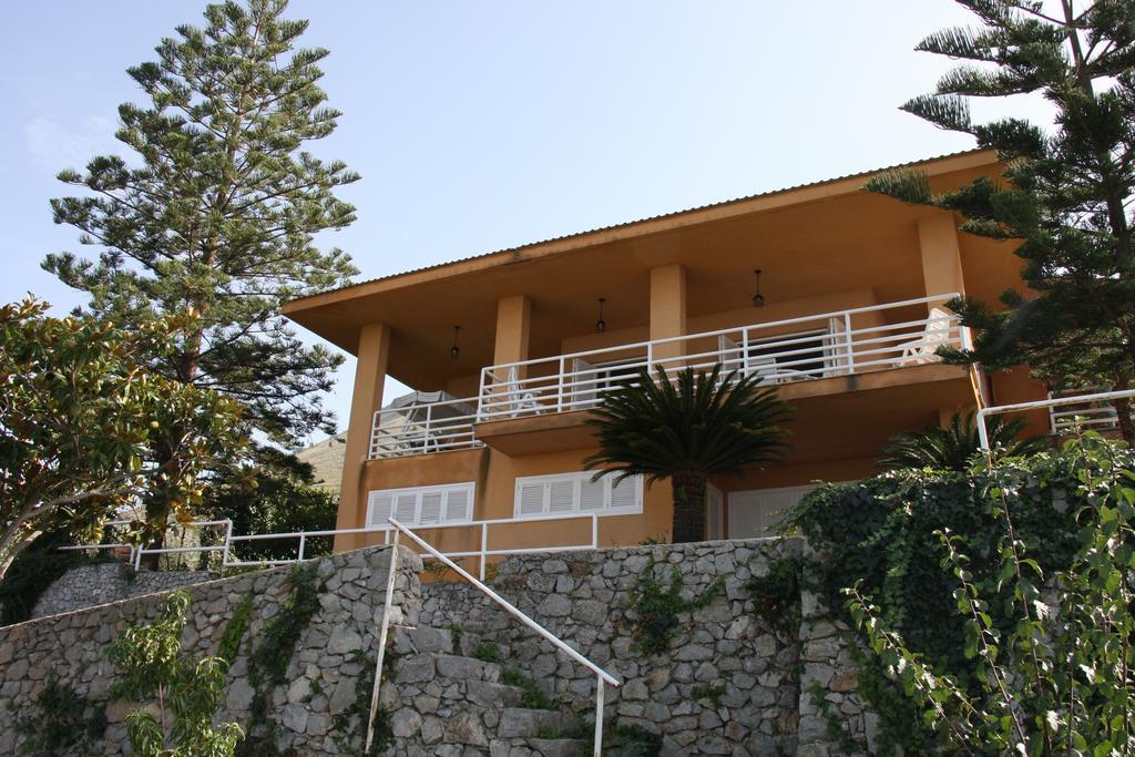 Lomarchi Holiday Home Carini Exteriér fotografie