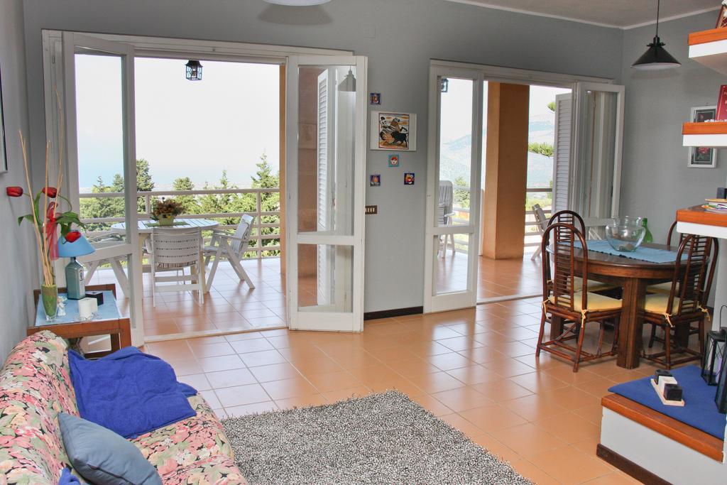 Lomarchi Holiday Home Carini Exteriér fotografie