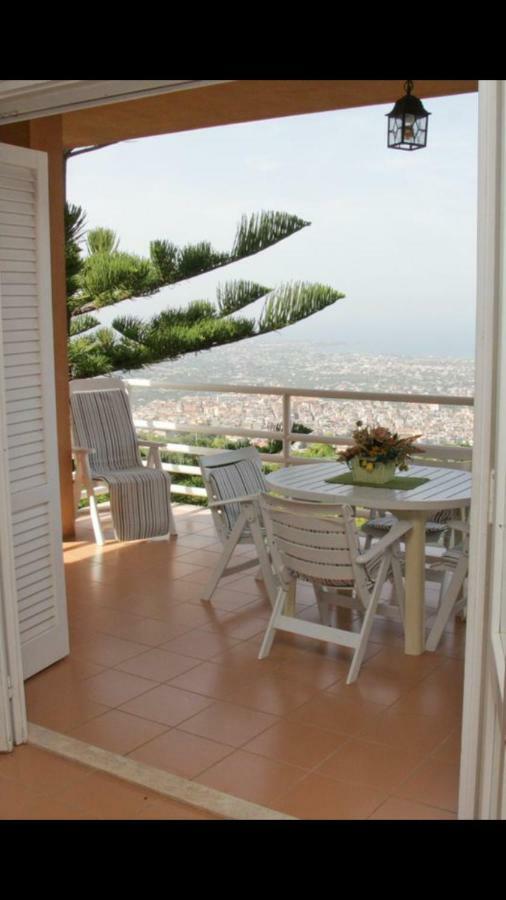 Lomarchi Holiday Home Carini Exteriér fotografie